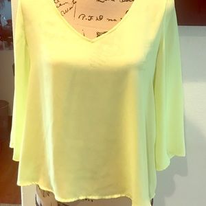 Valette women’s 3/4 lemon color blouse.
